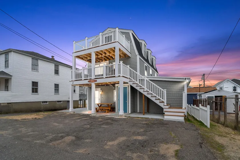 Salisbury Surf & Sol Pet-Friendly | Backyard Games - Image 1