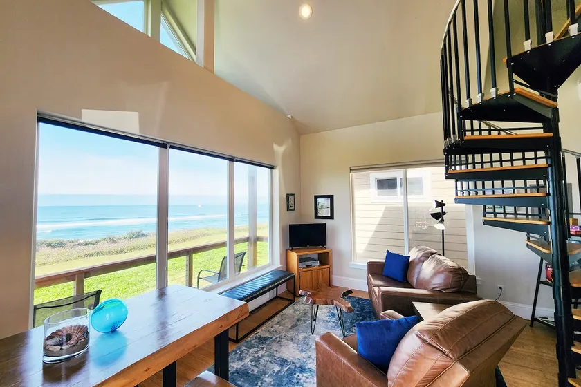 Beach Nut ~Ocean Front Cottage! Dog Friendly! - Image 1