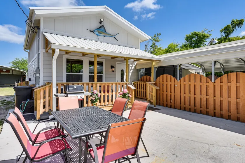 13 Mi to St Andrews State Park: Cabin w/ Patio! - Image 1