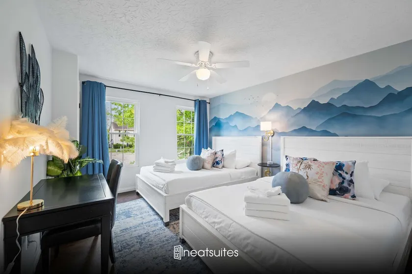 2BR Condo Near Ark for 6 Guests - Free Parking - Image 1