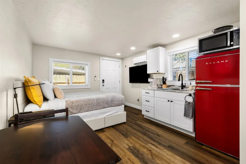 Eagle Nest Retreat | Modern Studio in the Heart of - Image 1