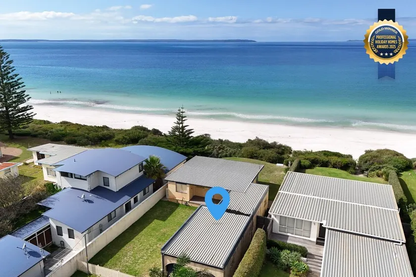 Quay's Cabin - Absolute Beachfront with Views - Image 1