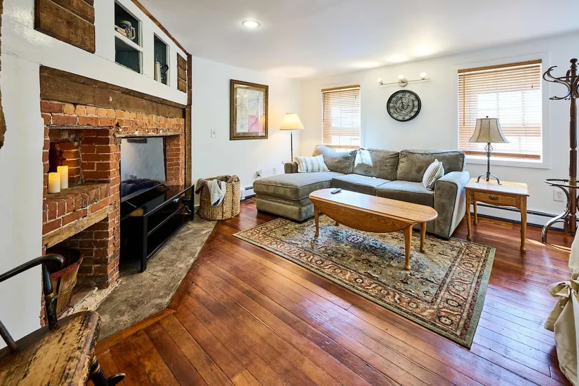 Rustic farmhouse in the country, walk to village! - Image 1