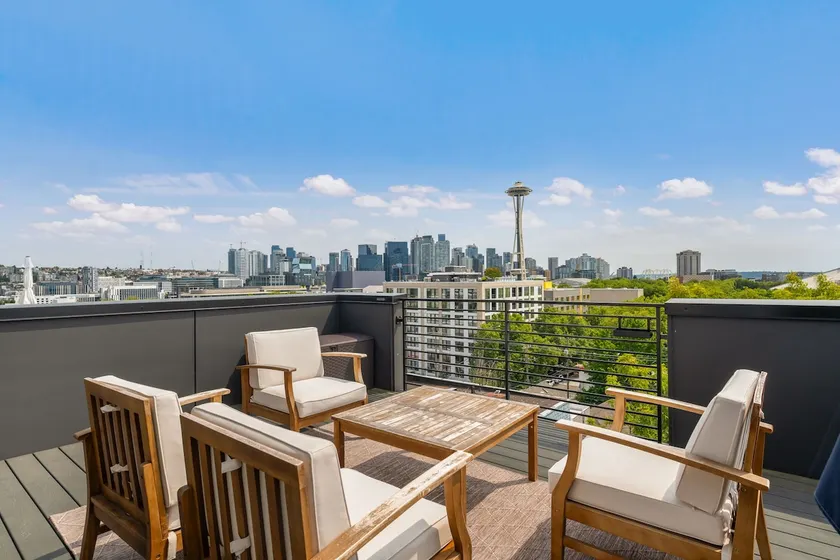 Prime Queen Anne Townhome - Walk to Space Needle - Image 1