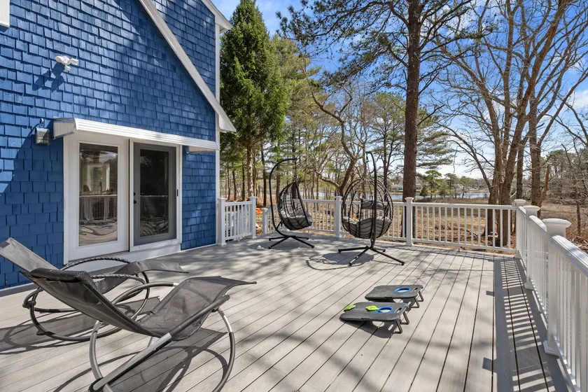 Cozy Riverfront Stay in Wareham - Image 1