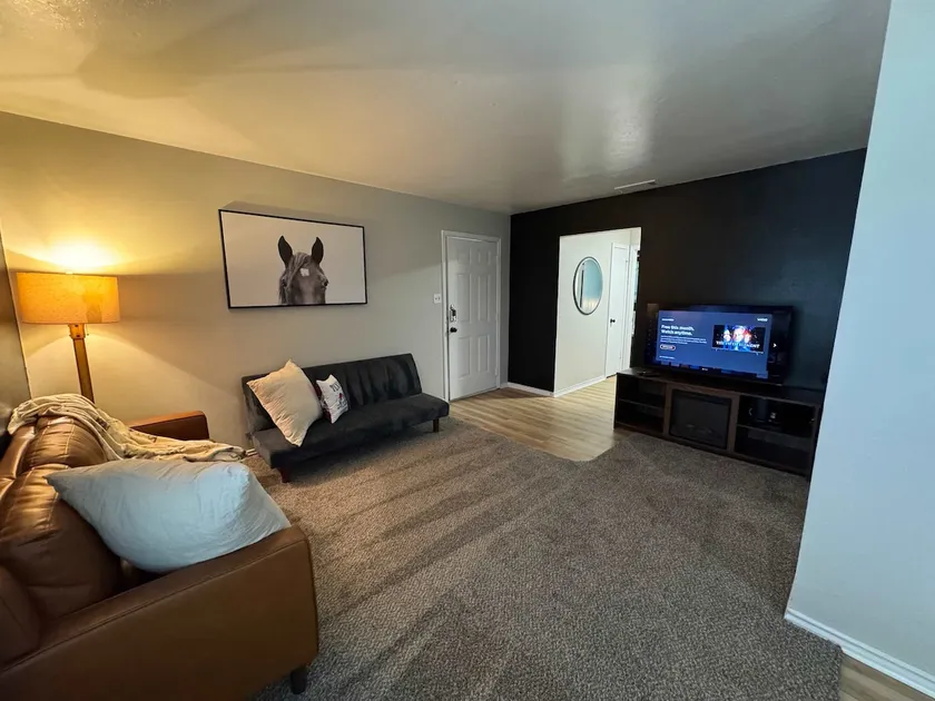 Modern Western | Sleeps 4 | Heart of Waxahachie - Image 1