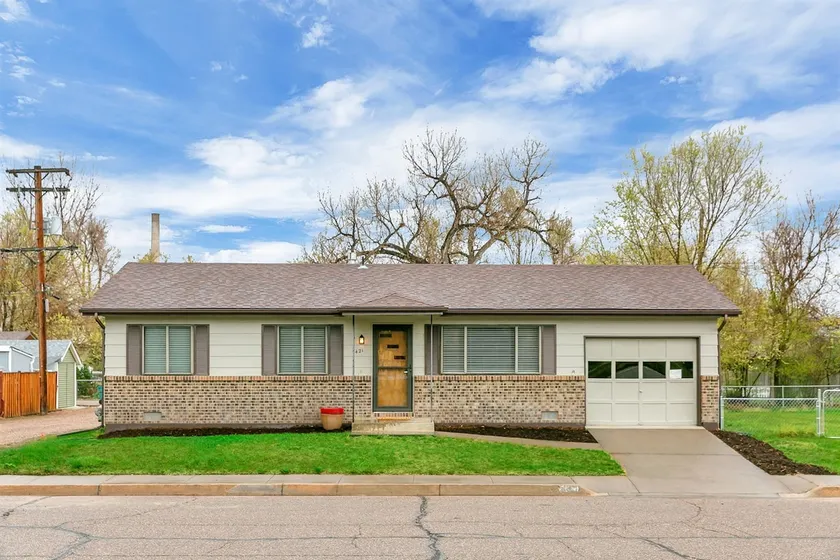 Park Views~Affordable Comfort~Walk to Downtown - Image 1