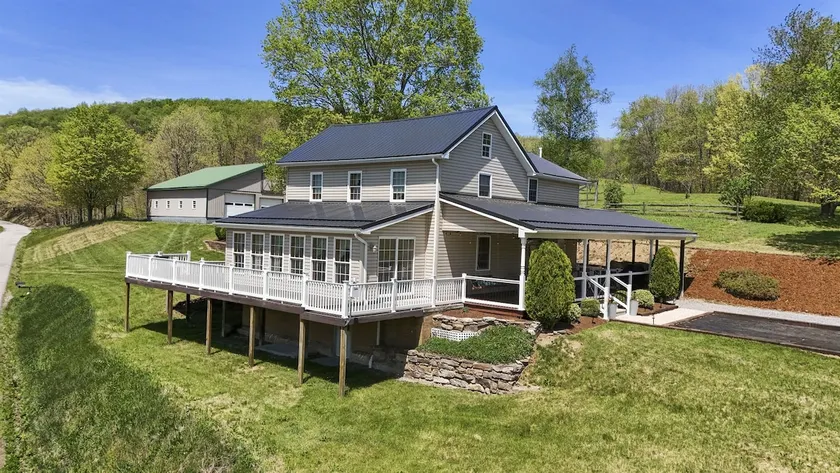 Wrap-A-Round Farmhouse :Peaceful Mountain Retreat - Image 1