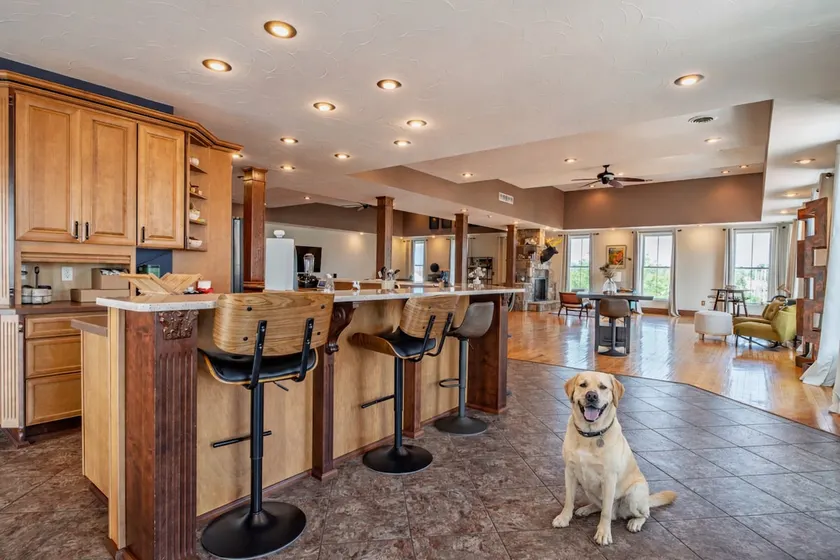 Downtown 2 Story Loft w/6bdrms-walk to everything! - Image 1