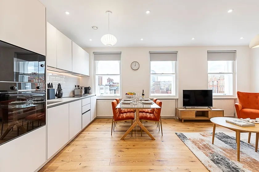 Light Luxury Chelsea Apartment Private Balcony! - Image 1