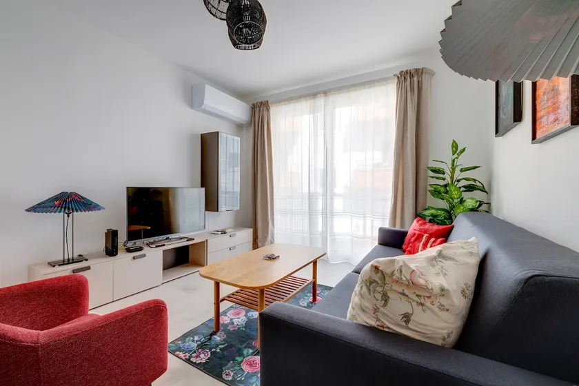 Charming Central Apartment, Your Perfect Getaway - Image 1