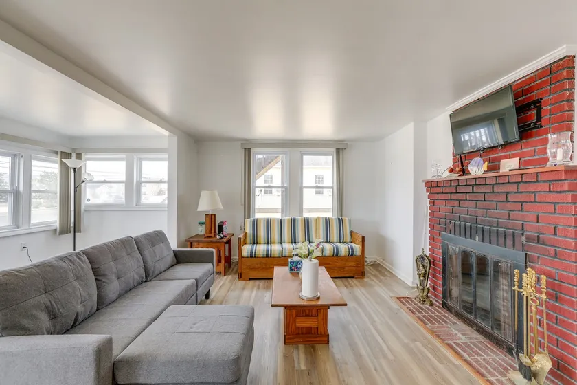 Walk to Bay & Ocean: Pet-friendly Surf City Apt - Image 1
