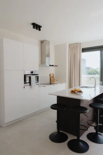 Modern & Light-Filled Apartment for 6 - Image 1