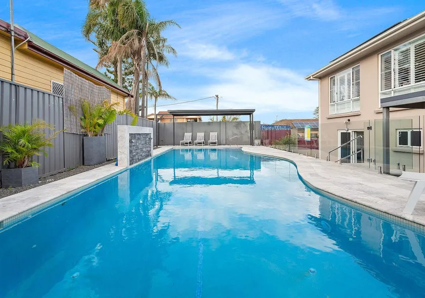 Shellharbour Poolside Escape - Image 1
