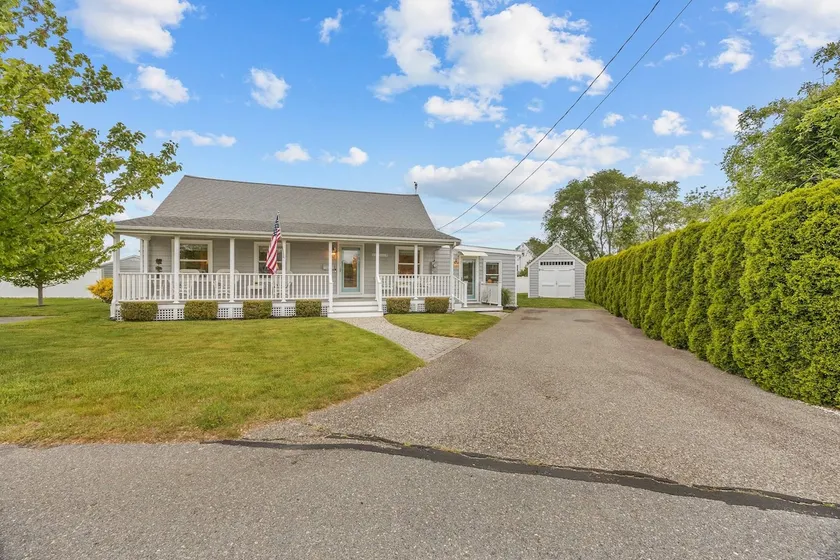 Point of Happiness: Cape Cod Charm & Comfort - Image 1