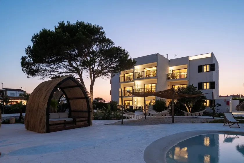 3- Designer apartment near the beach - Image 1