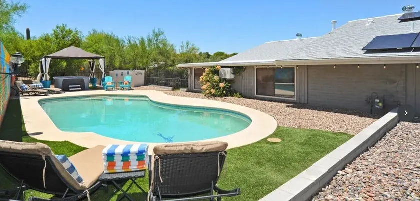 Charming 5BR with Heated Pool, Hot Tub, BBQ and Mountain Views - Image 1