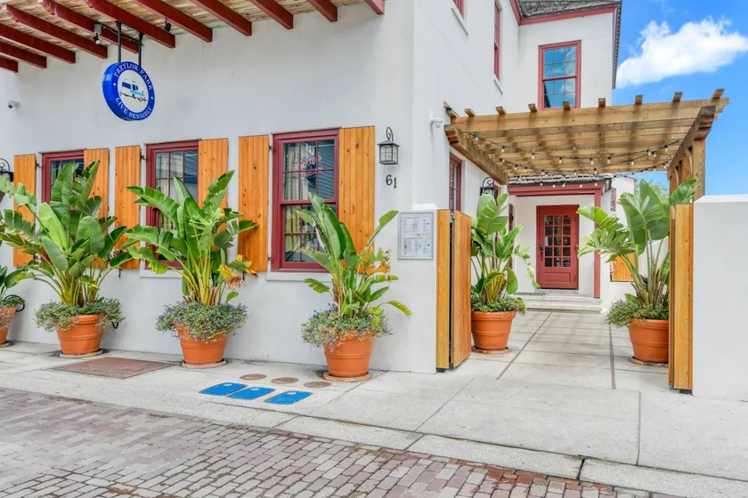 New! Downtown, Parking, Walk Everywhere, Balcony! - Image 1