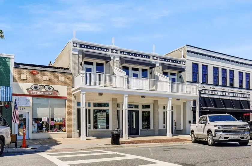 Virginia Lee | Rooftop Terrace + Walk to Beach - Image 1