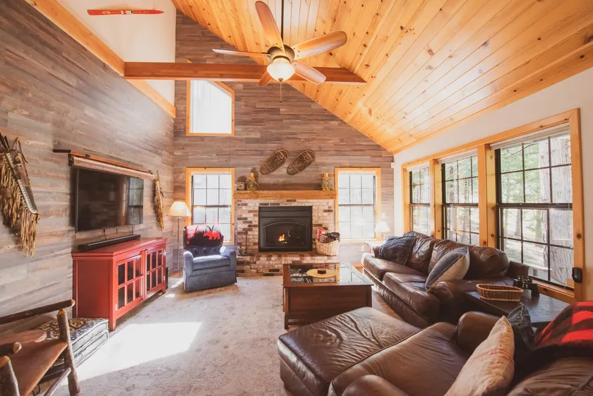 Pinecrest Escape * Fireplace * Central Heat - Image 1