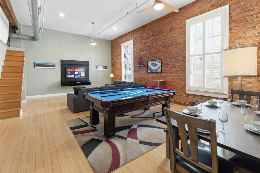 1800 Sq Ft Loft Downtown Near Convention Center - Image 1