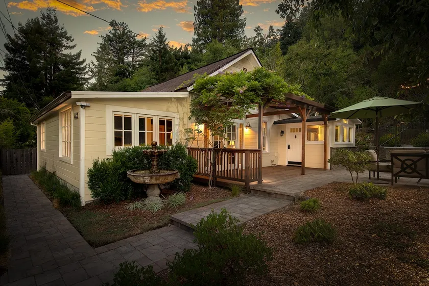 Hidden Gem ~ Lovely Craftsman in Freestone! - Image 1