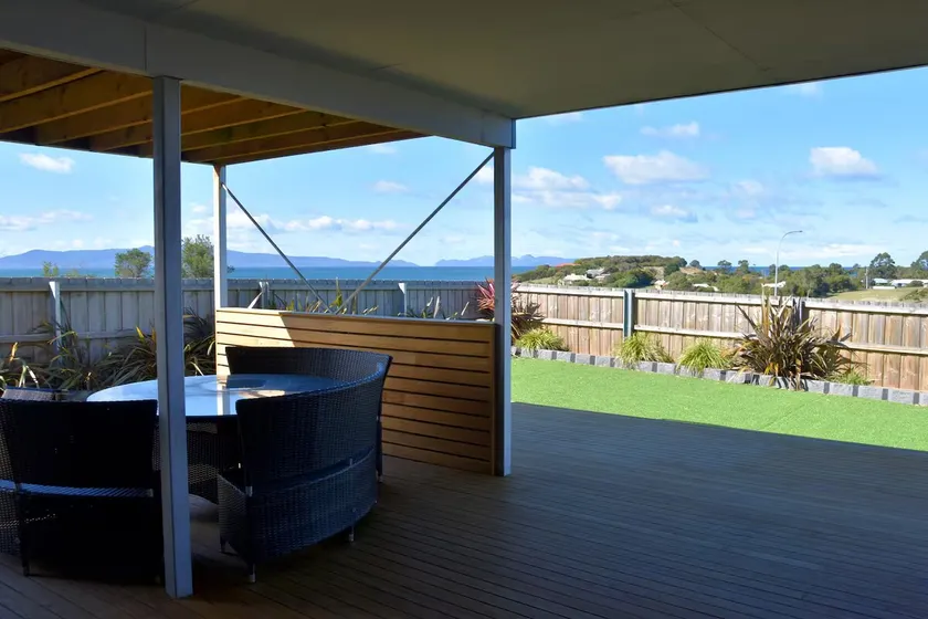Swansea Oasis - Image 1