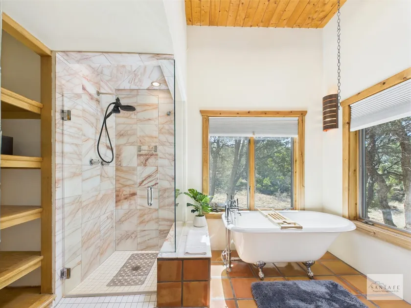 Peaceful, Serene Retreat with Guest House Option - Image 1