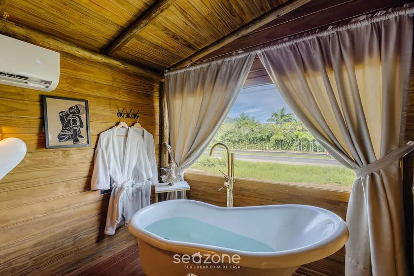 Cabin in front of Beto Carrero with bathtub TRS0004 - Image 1