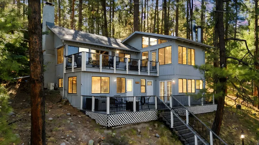 Beautiful forest retreat with stunning views - Image 1