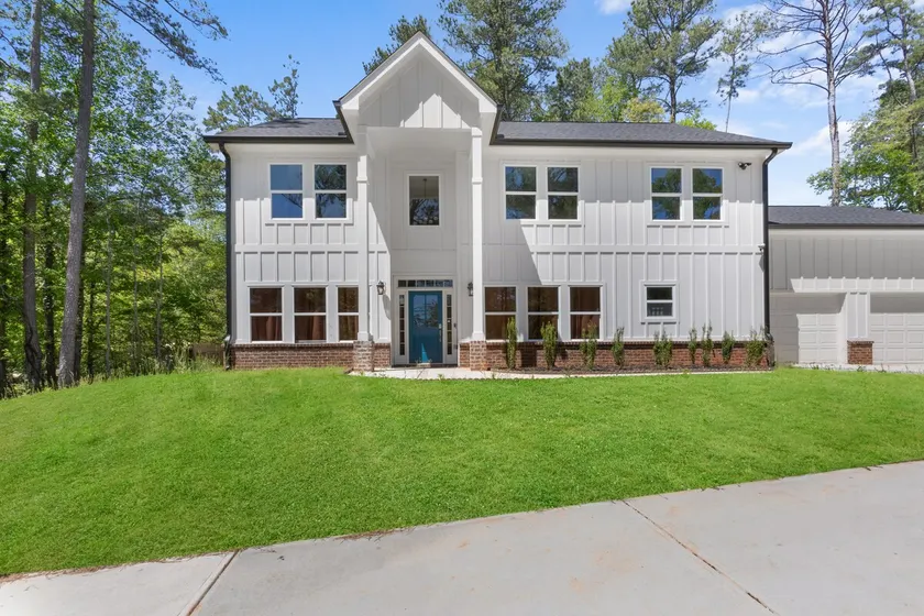 Elegant 4BR Haven by MHM Luxury Properties - Image 1