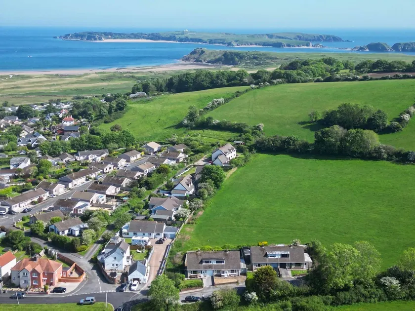 Larkfield - 3 Bedroom Holiday Home - Penally - Image 1
