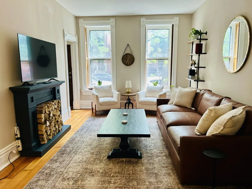 Mid-Century Modern | Walk to Wrigley - Image 1