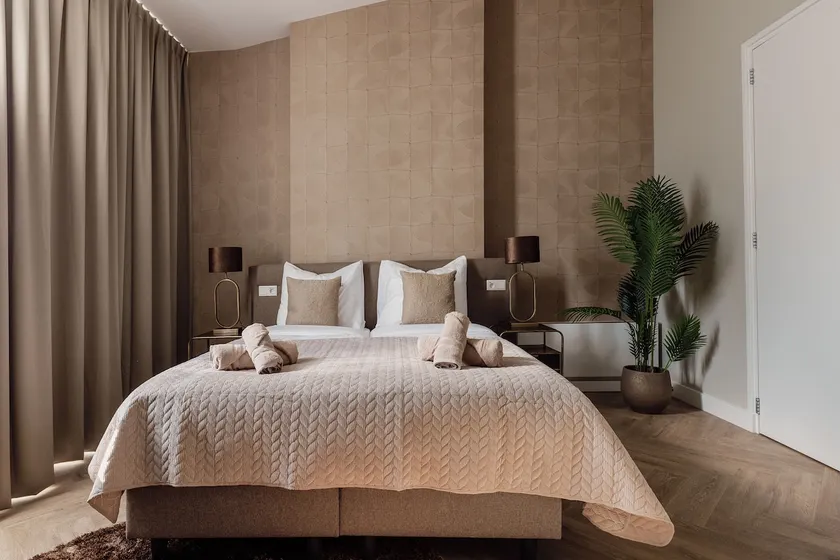 Luxe suite - new bed - WiFi- Safe city center - Image 1