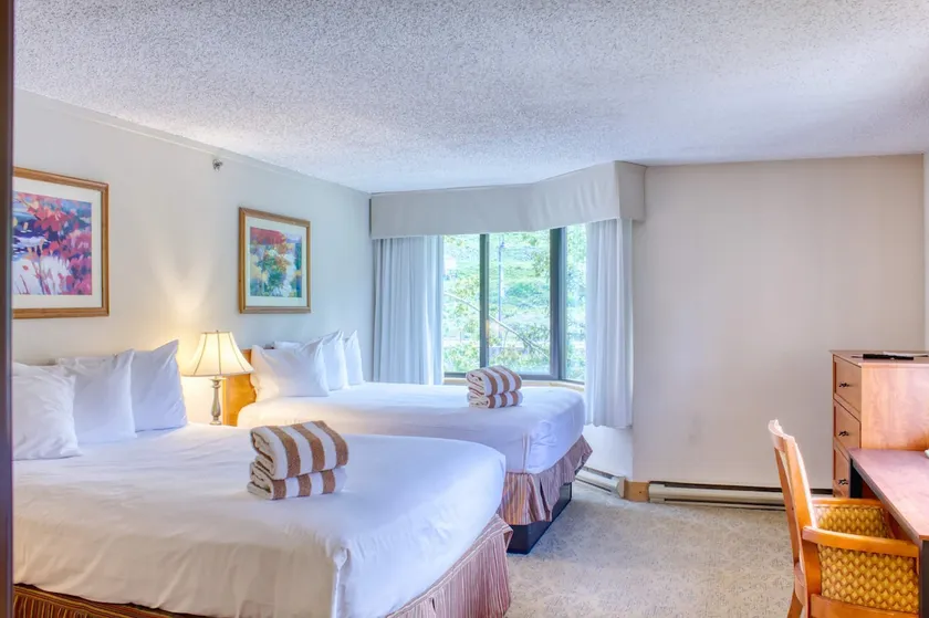 1 Bedroom Condo Perfect Location #303 with Pool and Hot Tub - Image 1
