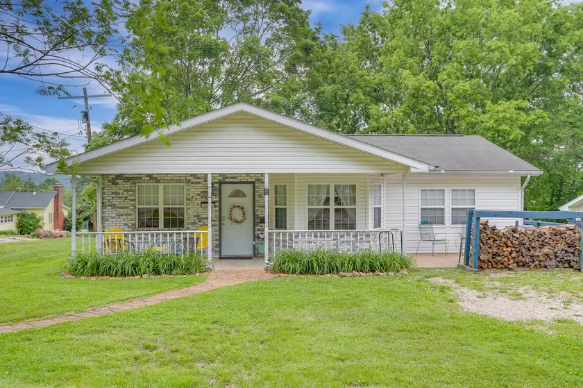 Walk to Dtwn: Ironton Home in Historic District - Image 1