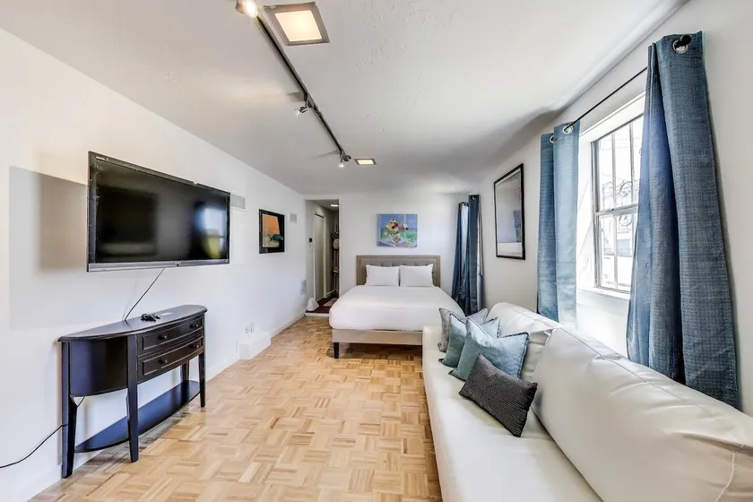 Spacious Studio Near Golden Gate Park - Image 1