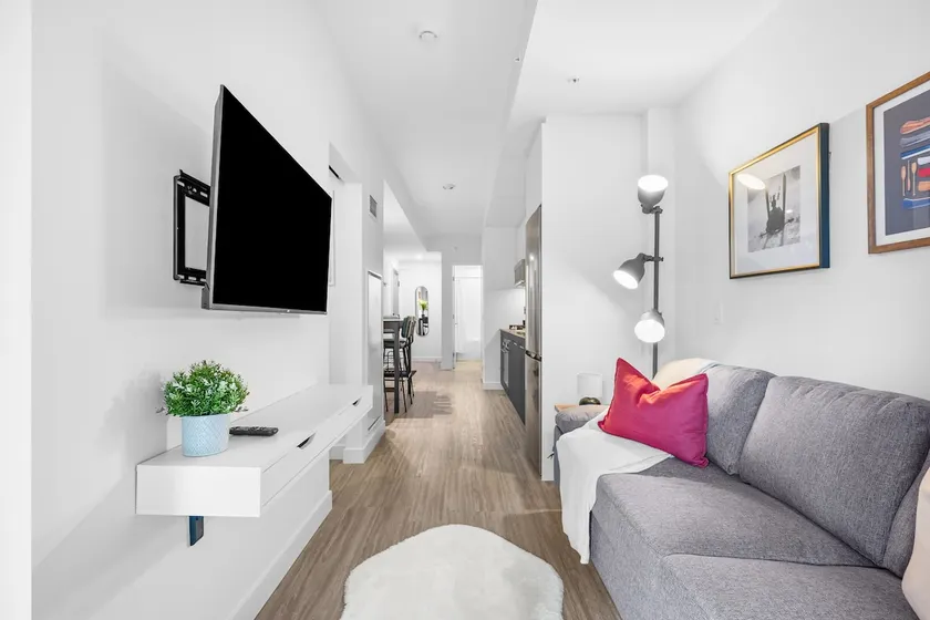 Central Stay | Parking, Laundry, AC (25+) - Image 1