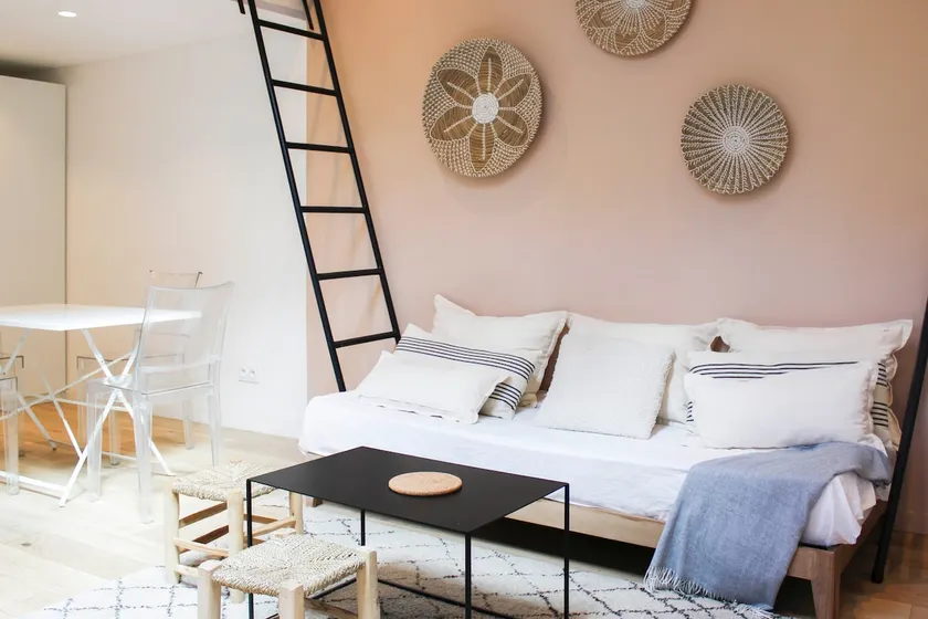 Charming house in Montreuil with Terrace - Image 1