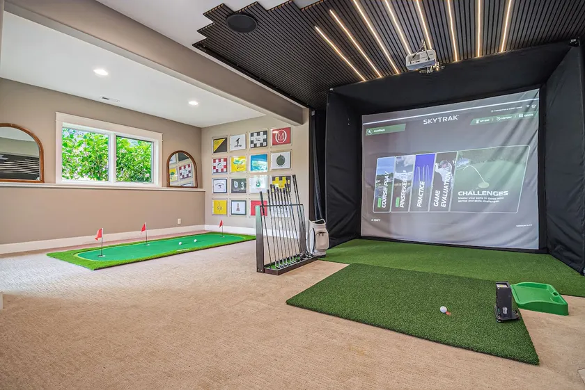 Luxury Stay with Golf Simulator and 3 King Bedroom - Image 1
