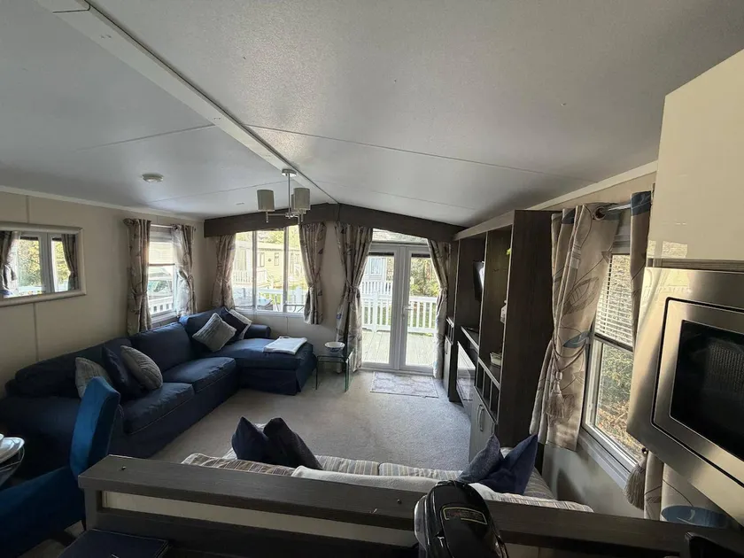 2-Bed Ringwood Cabin - incl Park Pass SelfCheckin - Image 1