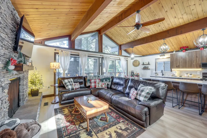 Modern Lake Arrowhead Retreat: 3 Mi to Village - Image 1