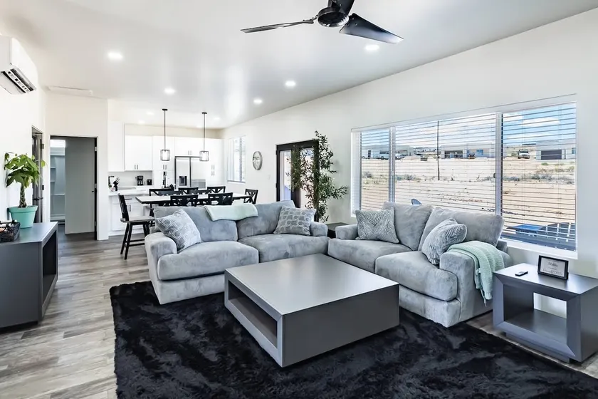 Modern Family Home at Lake Powell-Hot Tub-2 Kings - Image 1