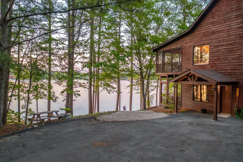 A Weiss Getaway on Weiss Lake - Image 1