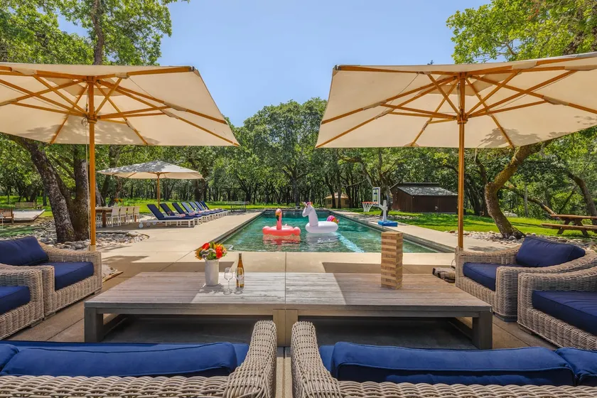 *Specials!* Pool, Hot Tub, Pickleball! - Image 1