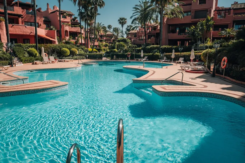 Luxury Beachfront Heated Pool & SPA & GYM–EHHouse - Image 1