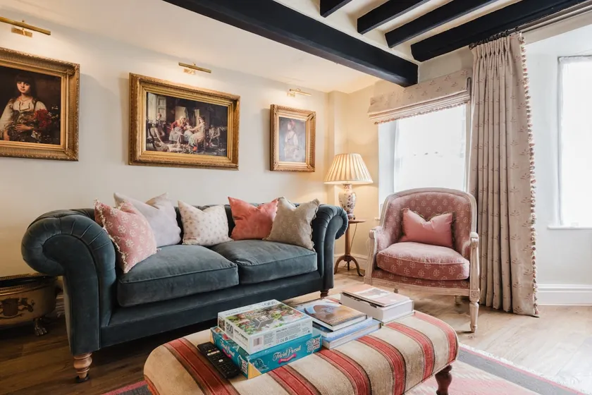 Beautiful 3-Bedroom Duplex in the Heart of Chipping Campden - Image 1