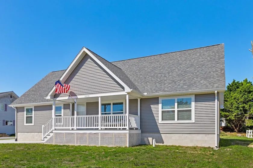 38030 Keenwick Family Home - Image 1