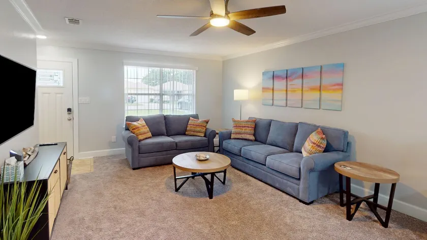 Charming 3BR/Near Beaches + Blue Angels Flyovers - Image 1