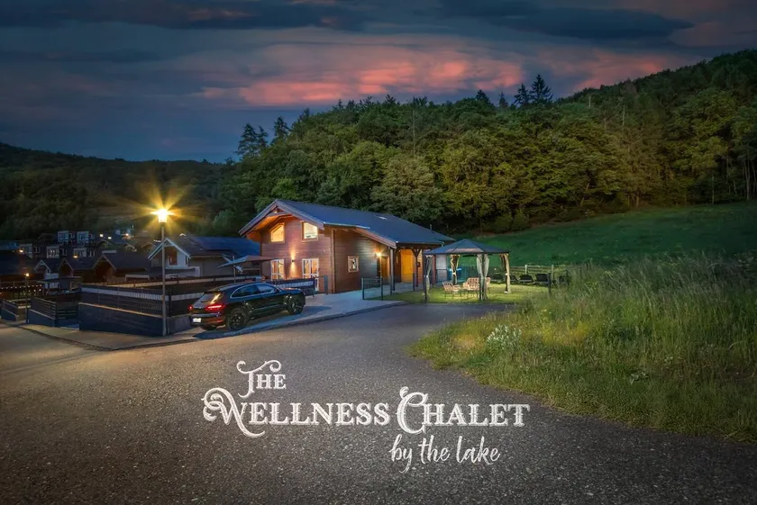 XXL wellness chalet by the lake for up to 10 people - Image 1